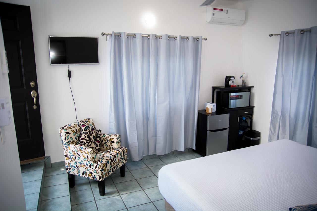 Vacation Rental - Upper Floor Room At Casa Cocoa Cozumel Buitenkant foto